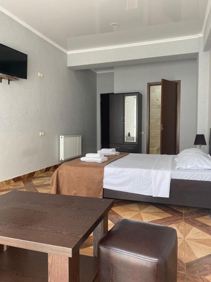 Hotel Saburtalo Roni 트빌리시 외부 사진