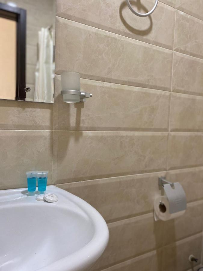 Hotel Saburtalo Roni 트빌리시 외부 사진